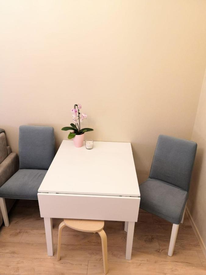 Cosy One Seperate Bedroom Apartment In City Center, Perfect For Family Trip. 里加 外观 照片