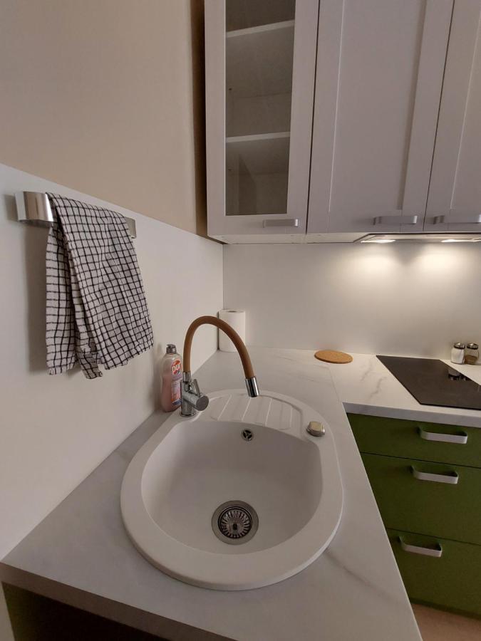 Cosy One Seperate Bedroom Apartment In City Center, Perfect For Family Trip. 里加 外观 照片